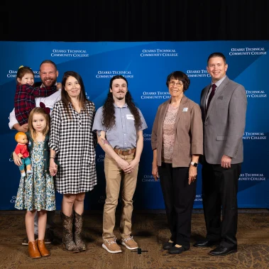 John & Elizabeth Mole Memorial Scholarship